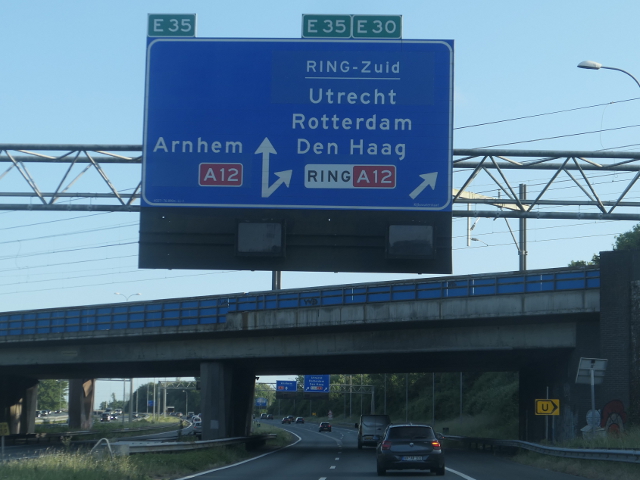 P1370293a27zlunetten