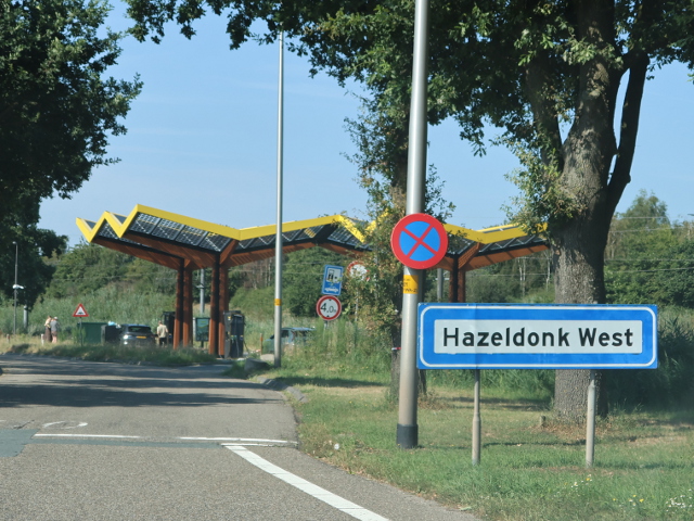 IMG_4126vzphazeldonkwest