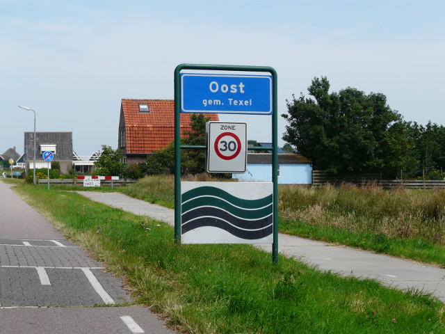 P1080252oost